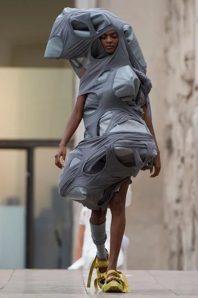 Look 39
